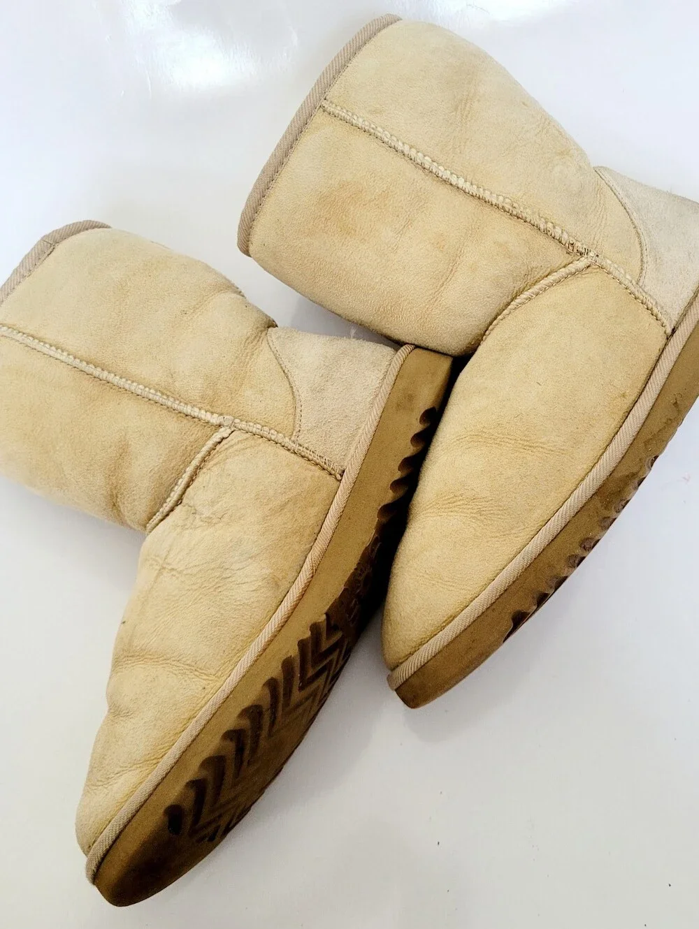 UGG Australia Classic Short II Boots Genuine Leather/Sheepskin US 9